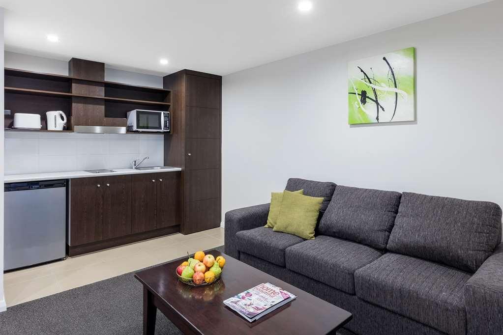 Leisure Penny Royal & 3*